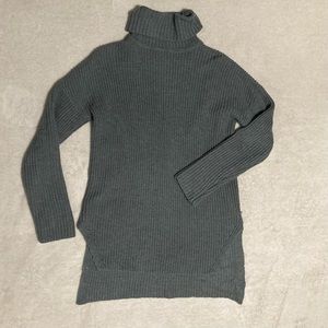 Grey turtleneck knitted sweater